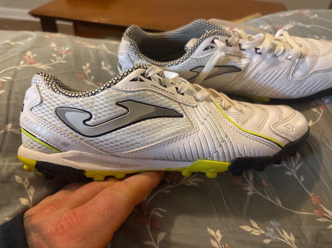 White Unisex Size M 7.0 (W 8.0) Adult Joma Liga 5 Shoes (Used)