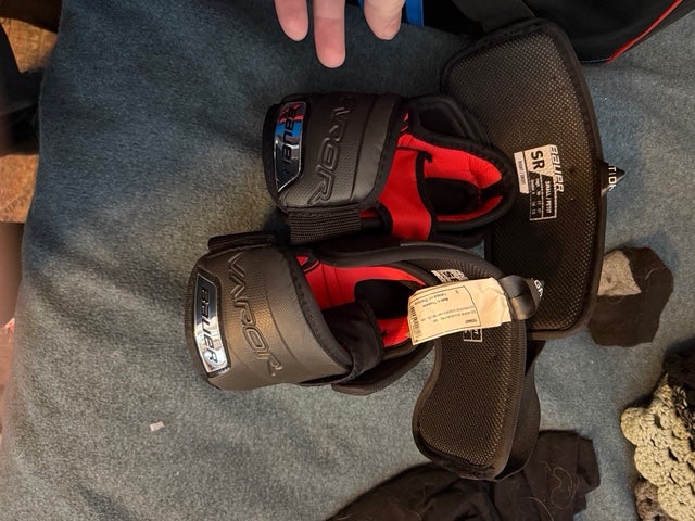 Senior Small Bauer Vapor 2X Elbow Pads (New)