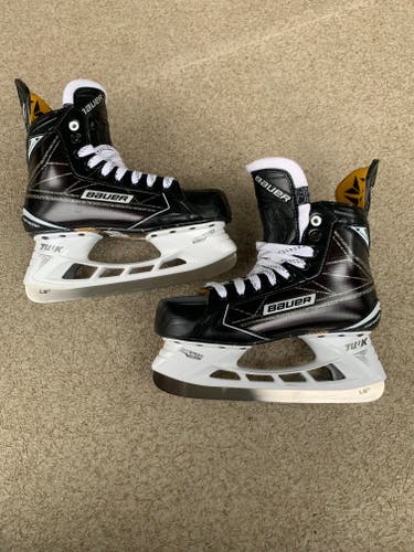 Bauer Supreme Matrix Hockey Skates Regular Width 7.5 (New)