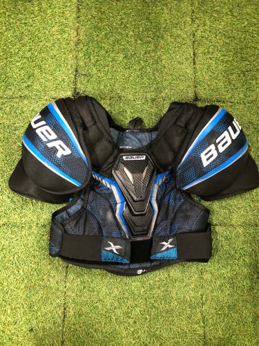 Large Intermediate Bauer X Shoulder Pads (Used)