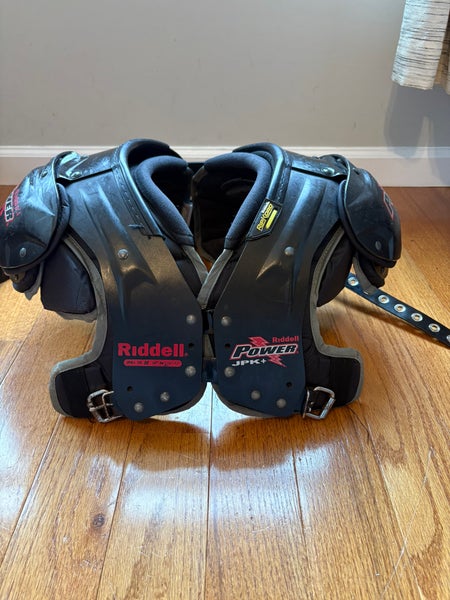 Medium Youth Riddell JPK+ Shoulder Pads (Used)
