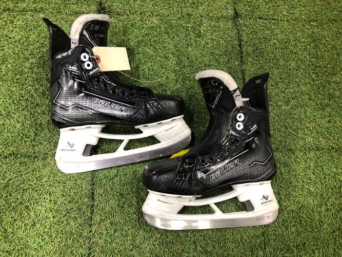 Junior Bauer Supreme M50 Pro Hockey Skates Regular Width Size 2.0 (Used)