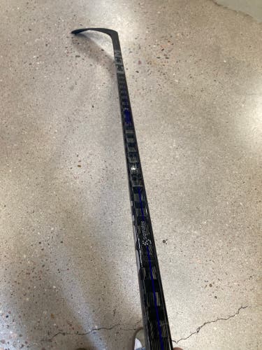Senior CCM Ribcor Trigger 7 Hockey Stick Right Handed P28 75 Flex (Used)