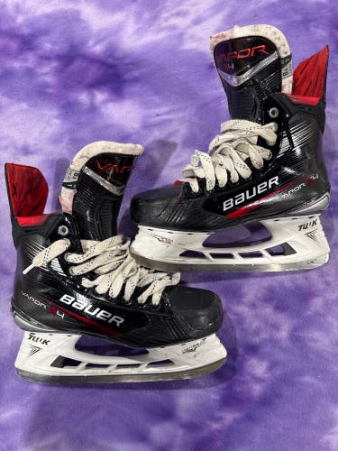 Senior Bauer Vapor X4 Hockey Skates 8.5 (Used)