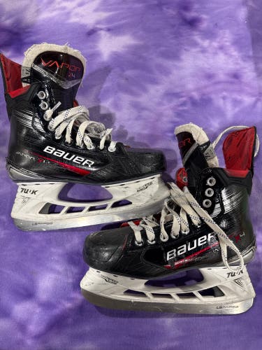 Senior Bauer Vapor X4 Hockey Skates 7.5 (Used)