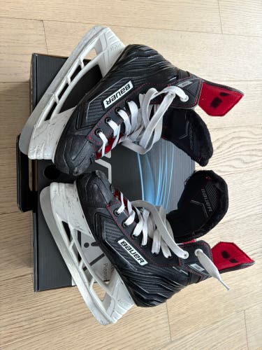 2018 Bauer NS Hockey Skates Regular Width Size 3 (Used)