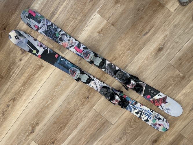 Park Skis Twin Tip Volkl Bridge Jr with Marker M70 Bindings - 118 cm -USED-MINT