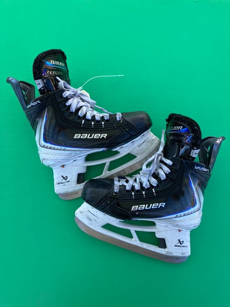 Junior Bauer Vapor Flylite Hockey Skates Regular Width Size 1 (Used)