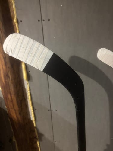Intermediate CCM JetSpeed FT660 Right Handed Hockey Stick 45 Flex (Used)