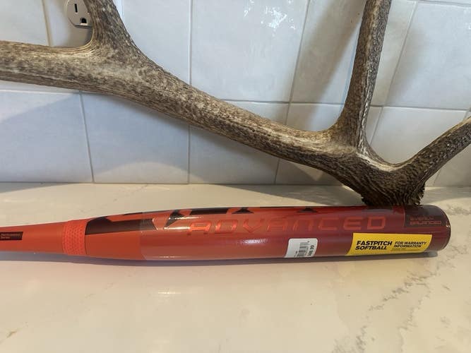 NIW 2026 Easton Ghost Advance 32/22 (-10) Fastpitch Softball Bat