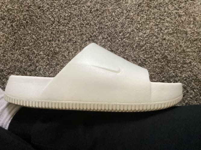 White Unisex Size M 9.0 (W 10.0) Nike calm Sandals (New)