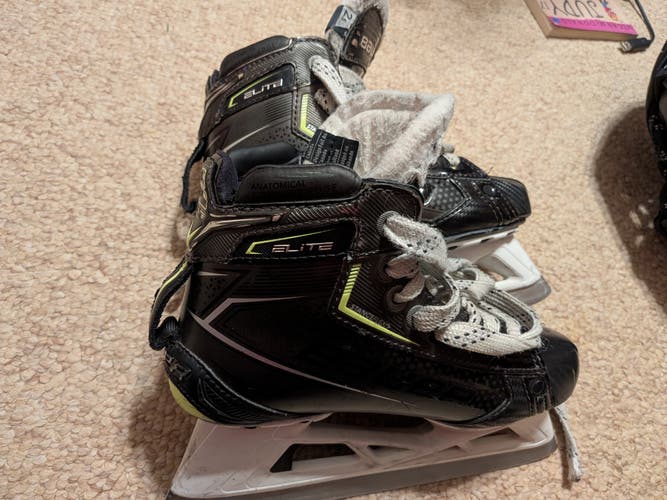 2025 Bauer Elite Hockey Goalie Skates Regular Width Size 2.5 (Used)