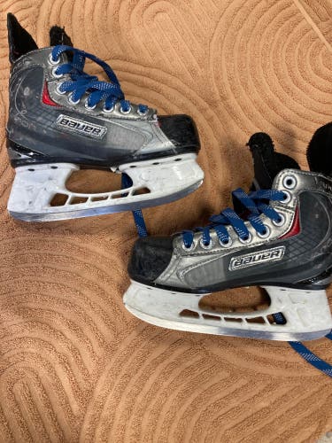 Youth Bauer Vapor X:60 Hockey Skates Regular Width 13.5 (Used)