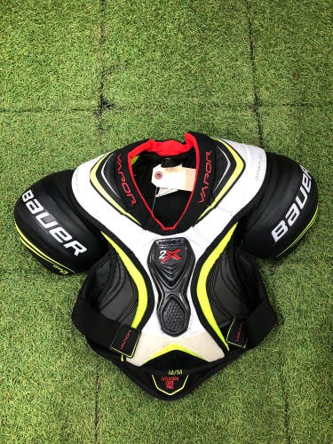 Medium Junior Bauer Vapor 2X Shoulder Pads (Used)