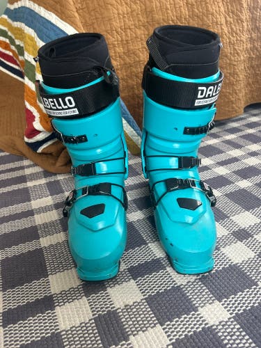 Mondo 28 & 28.5 Men's Dalbello Il Moro Park Ski Boots Soft Flex (Used)