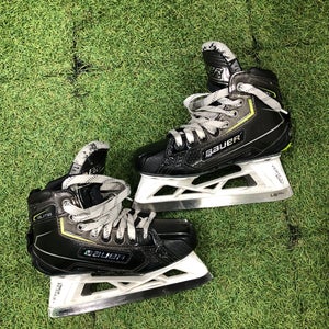 Junior Bauer Elite Hockey Goalie Skates Regular Width Size 1.5 (Used)