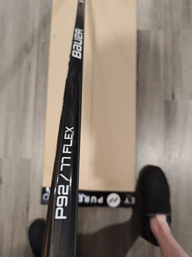 Senior Bauer Vapor 3X Right Handed Hockey Stick P92 77 Flex (Used)