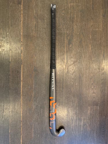 Ritual Velocity 55 Field Hockey Stick 37.5”
(Used)