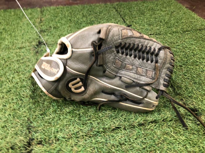 Wilson A500 RH Pitcher's Softball Glove 11.5" (Used)