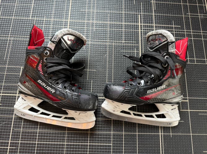 2023 Bauer Vapor X5 Pro Hockey Skates Regular Width 12.5 (Used)