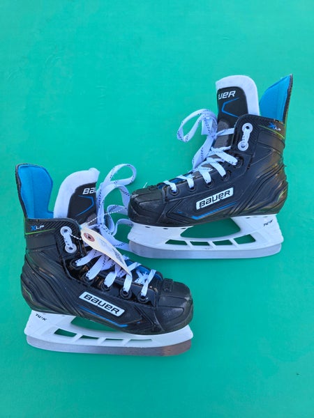 Youth Bauer XLP Hockey Skates Regular Width 12 (Used)