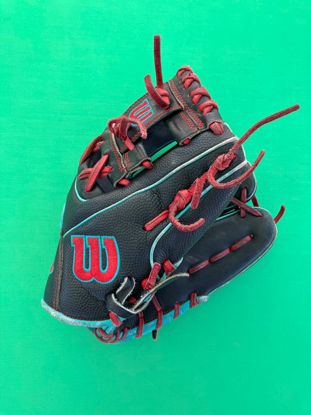 Wilson A2000 RH Infield Baseball Glove 11" (Used)