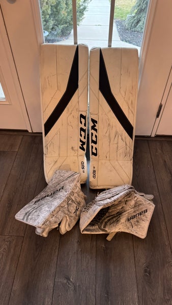 33" CCM Axis 1.9 Goalie Leg Pads (Used)