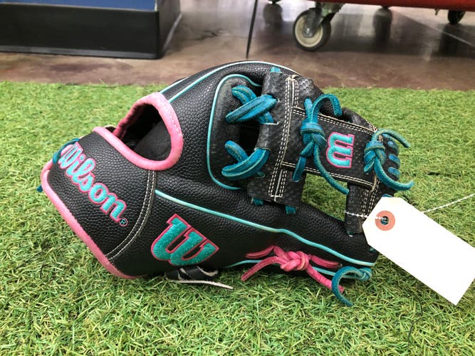 Wilson A2000 RH Infield Baseball Glove 11.5" (Used)