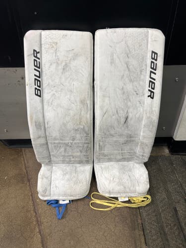 Junior Large Bauer GSX Goalie Leg Pads (Used)