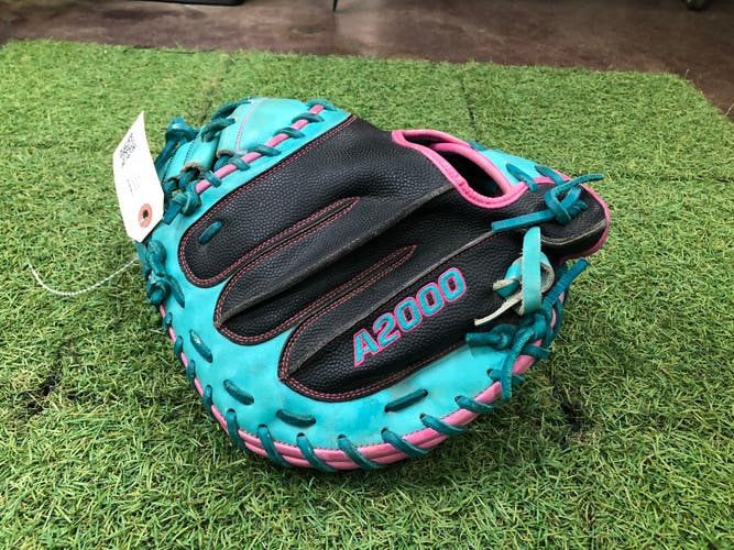 Wilson A2000 RH Catcher's Baseball Glove 33" (Used)