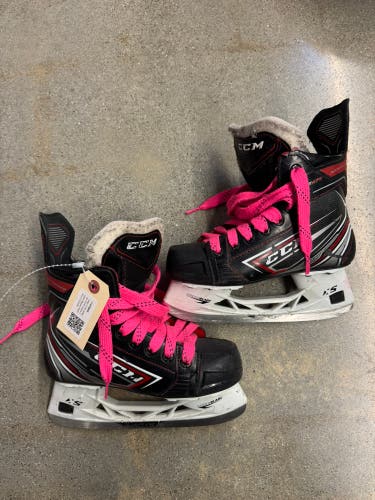 Junior CCM JetSpeed FT470 Hockey Skates Regular Width Size 3.5 (Used)