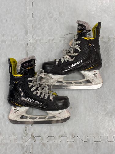 Intermediate Bauer Supreme M4 Hockey Skates 6.5 (Used)