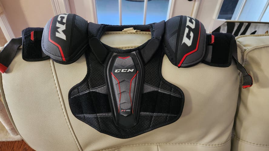 Men's Large Junior CCM JetSpeed FT370 Shoulder Pads (Used) FREE SHIPPING in US!!