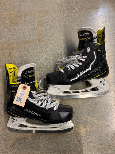 Senior Bauer Supreme M4 Hockey Skates 7.5 (Used)