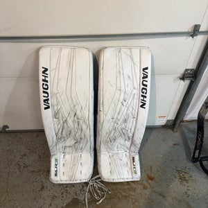 34" Vaughn SLR3 Pro Carbon Goalie Leg Pads (Used)