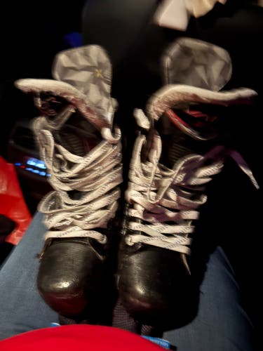 2021 Bauer Vapor 3X Pro Hockey Skates Regular Width 7 (Used)