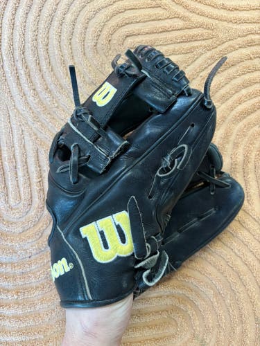 Black Wilson A2000 DP15 RH Baseball Glove 11.5" (Used)
