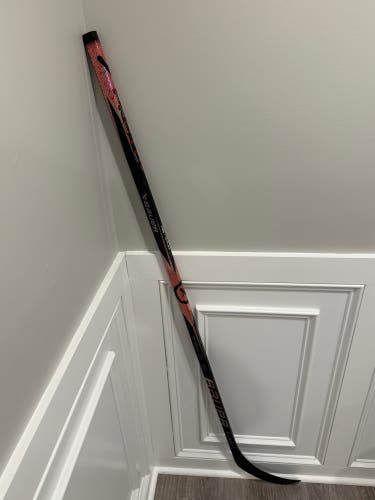 Senior Bauer Proto2 right Handed Hockey Stick P28 (New) 70 flex red