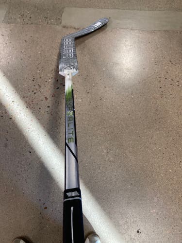 Senior Bauer Hyperlite 2 Goalie Stick Full Right 25" Paddle | P31 Round Toe (Used)