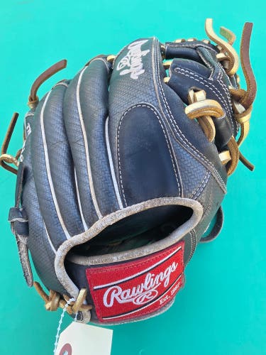Black Rawlings Heart of the Hide RH Infield Baseball Glove 11.5" (Used)