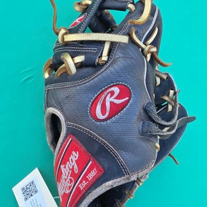 Black Rawlings Heart of the Hide RH Infield Baseball Glove 11.5" (Used)