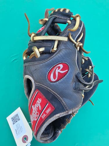 Black Rawlings Heart of the Hide RH Infield Baseball Glove 11.5" (Used)