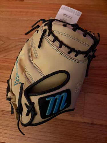 New Marucci Oxbow Series RHT catchers mitt/glove. 33.5”