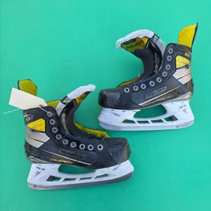 Intermediate Bauer Supreme S37 Hockey Skates Regular Width Size 4.5 (Used)