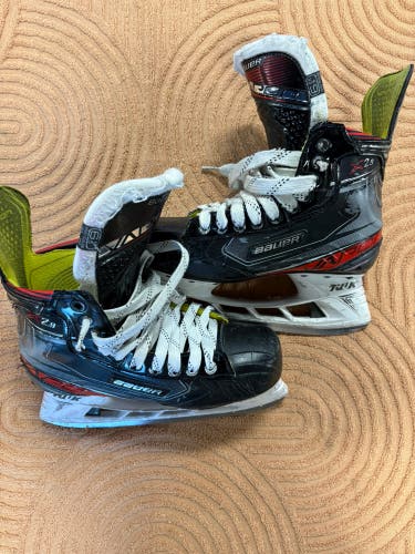 Intermediate Bauer Vapor X2.9 Hockey Skates Extra Wide Width 6.5 (Used)