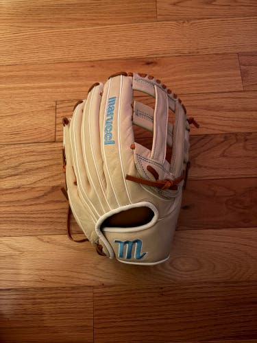 Marucci RHT Acadia series 12.5” FP softball glove.