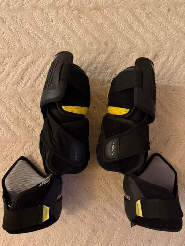 Senior Large Bauer Supreme Ultrasonic Elbow Pads (Used)