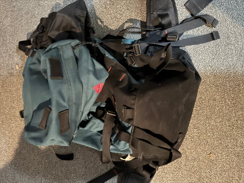 Eastern Mountain Sports EMS 3000ST Hiking Backpack