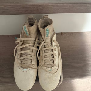 White Men's Size M 11.0 (W 12.0) Mid Top Molded Cleats (Used)