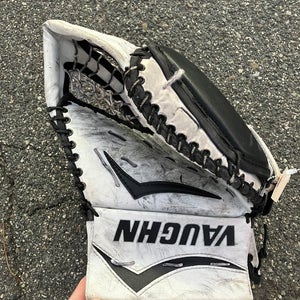 Intermediate Vaughn Velocity V6 1000i Pro Regular Goalie Glove